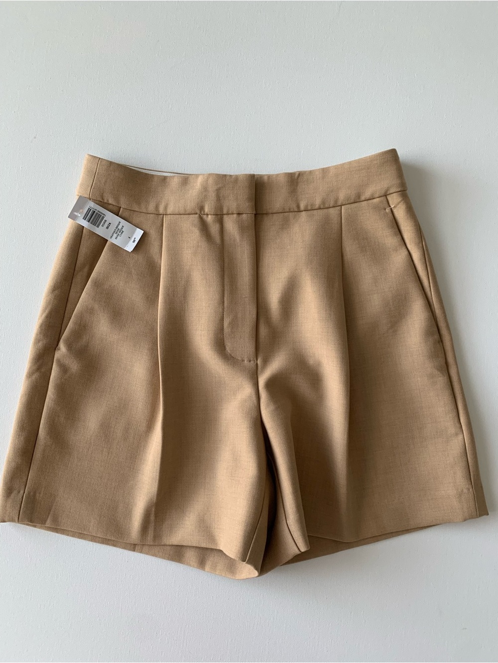 Wilfred short size 4 NWT